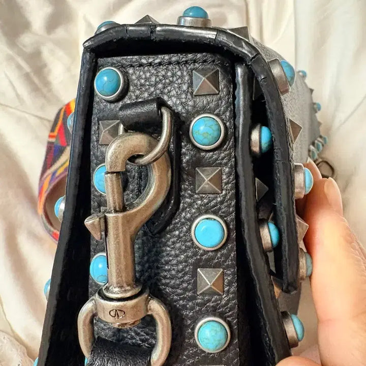 [BUNJANG] Valentino Garavani Rockstud Rolling Guitar Strap Crossbody Bag / 발렌티노 가라바니,락스터드 롤링기타스트랩 크로스
