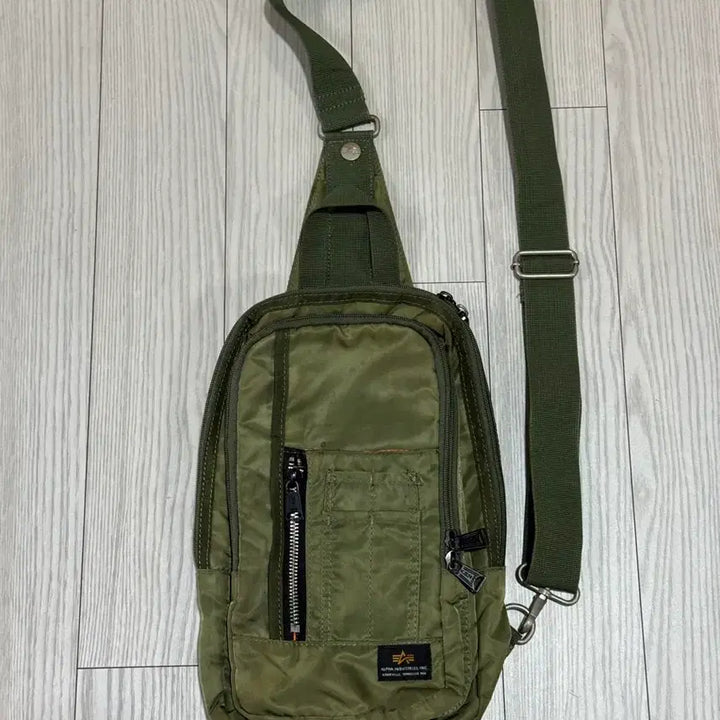 [BUNJANG] Alpha Industries Waist Bag Olive Khaki / 빈티지 알파인더스트리 웨이스트백 가방 레어템