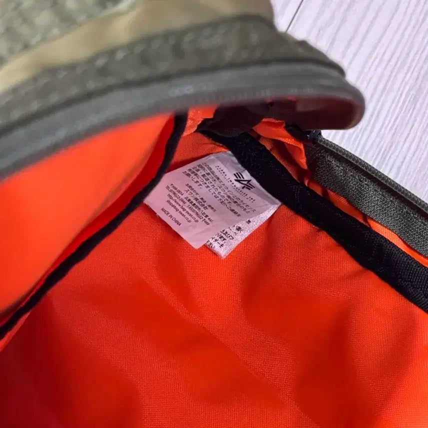 [BUNJANG] Alpha Industries Waist Bag Olive Khaki / 빈티지 알파인더스트리 웨이스트백 가방 레어템