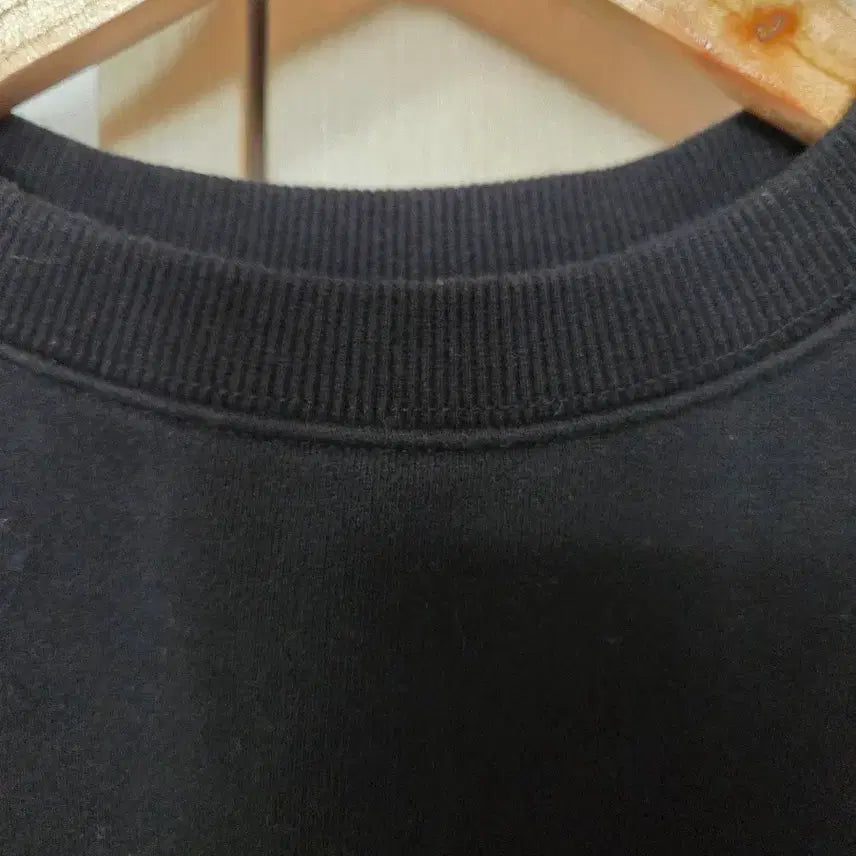 [BUNJANG] East Kunst Smile Print Black Sweatshirt / 이스트쿤스트 프린팅 맨투맨 블랙