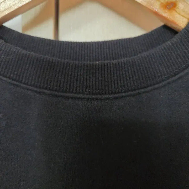 [BUNJANG] East Kunst Smile Print Black Sweatshirt / 이스트쿤스트 프린팅 맨투맨 블랙