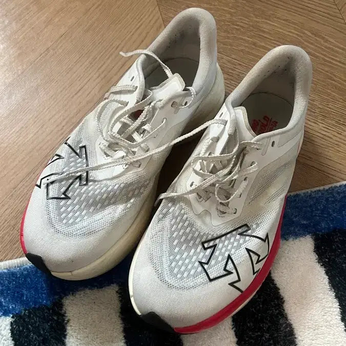 [BUNJANG] Descente Delta Pro v2 Running Shoes (White) - 265mm / 데상트 델타프로 v2 러닝화 265