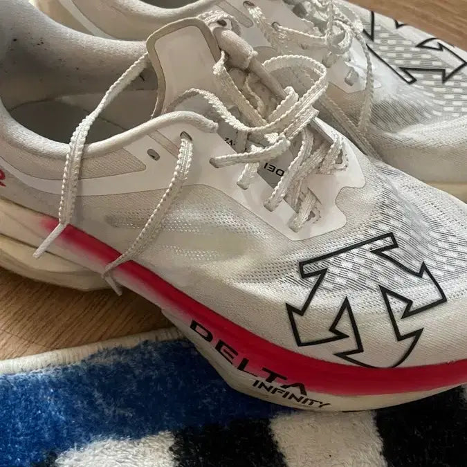 [BUNJANG] Descente Delta Pro v2 Running Shoes (White) - 265mm / 데상트 델타프로 v2 러닝화 265