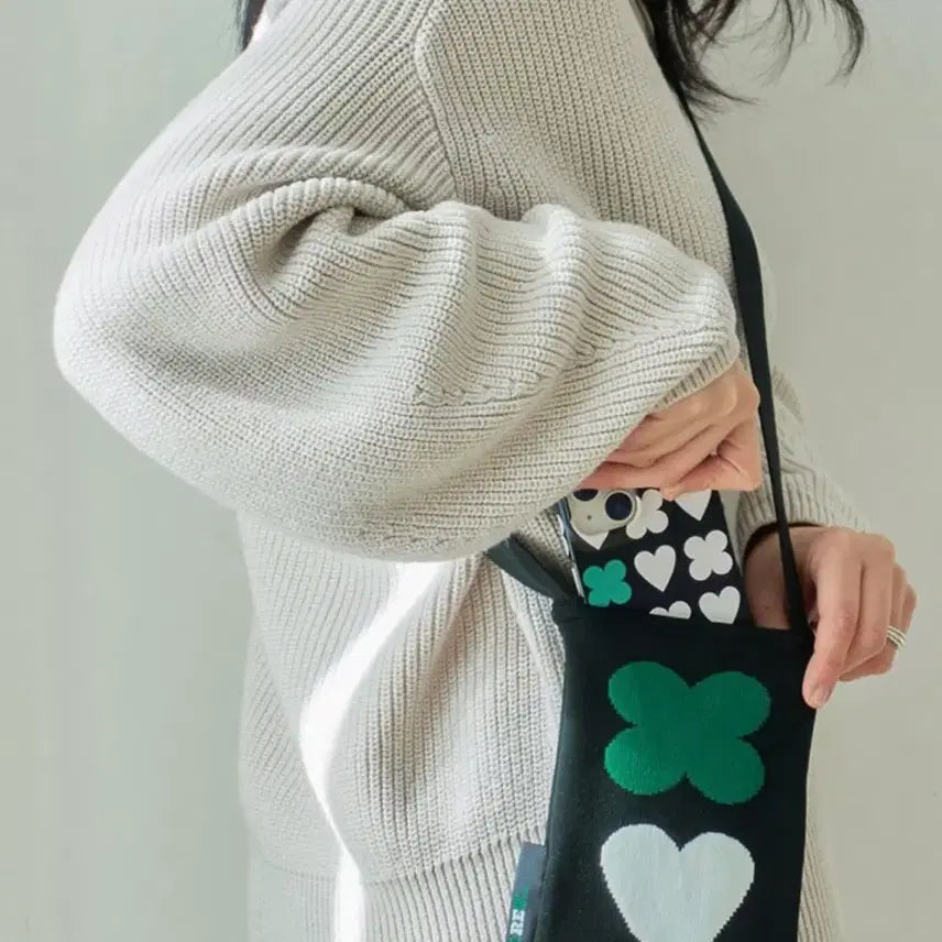 [BUNJANG] dropdropdrop Jacquard Knit Mini Crossbody Bag / 드롭드롭드롭 dropdropdrop 자카드 니트 미니 크로스백