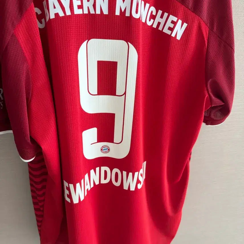 [BUNJANG] Bayern Munich Lewandowski Jersey / 21-22레반도프스키 유니폼