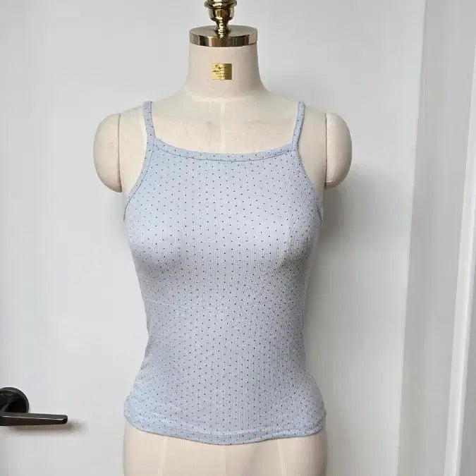 [BUNJANG] High Neck Ribbed Light Sky Blue Tank Top / 땡땡이 하이넥 골지 연하늘 끈나시
