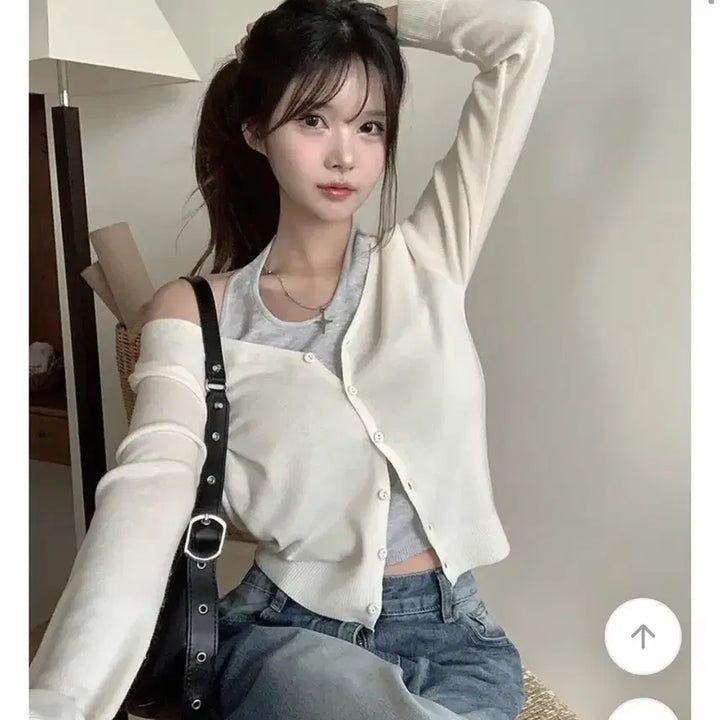 [BUNJANG] Classic Blanc Layered Halterneck Cardigan / 클래식블랑 레이어드 일체형 홀터넥 가디건