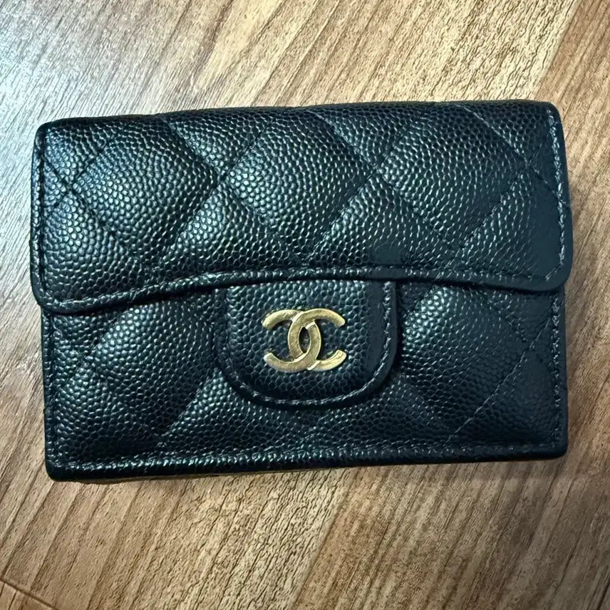 [SOLD OUT] 샤넬 캐비어 삼단 똑딱이 지갑