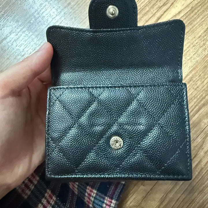 [SOLD OUT] 샤넬 캐비어 삼단 똑딱이 지갑