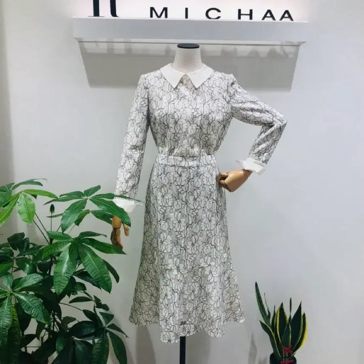[BUNJANG] It MICHAA Floral Lace Two-Piece Set / 잇미샤 플라워 레이스 블라우스&amp;스커트 투피스 세트 (결혼식, 돌잔치, 2