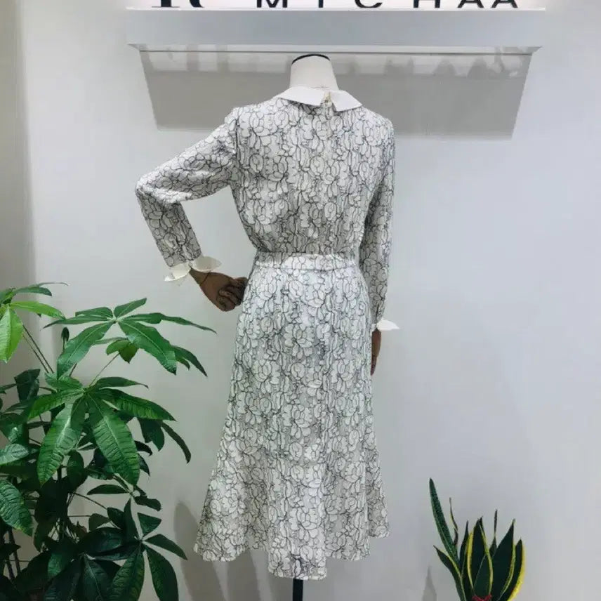 [BUNJANG] It MICHAA Floral Lace Two-Piece Set / 잇미샤 플라워 레이스 블라우스&amp;스커트 투피스 세트 (결혼식, 돌잔치, 2