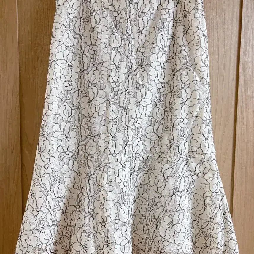 [BUNJANG] It MICHAA Floral Lace Two-Piece Set / 잇미샤 플라워 레이스 블라우스&amp;스커트 투피스 세트 (결혼식, 돌잔치, 2