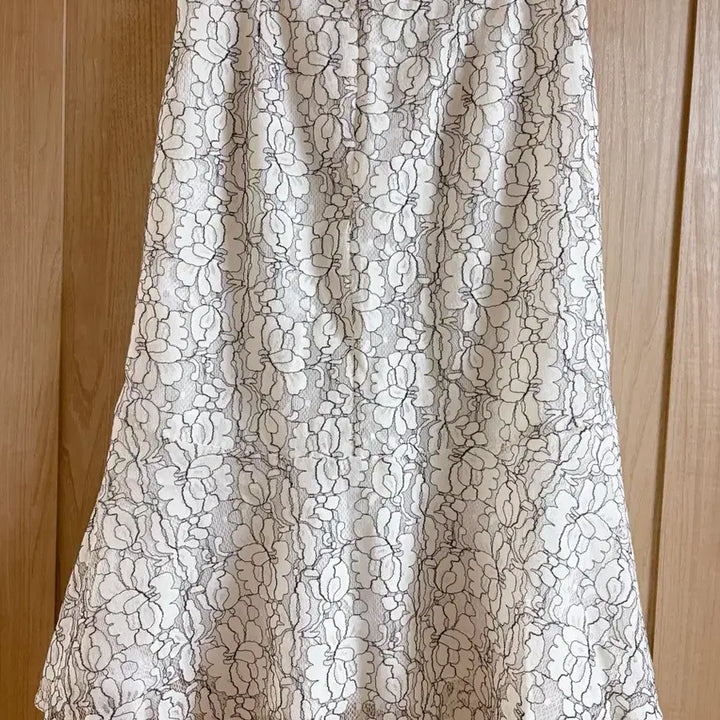 [BUNJANG] It MICHAA Floral Lace Two-Piece Set / 잇미샤 플라워 레이스 블라우스&amp;스커트 투피스 세트 (결혼식, 돌잔치, 2