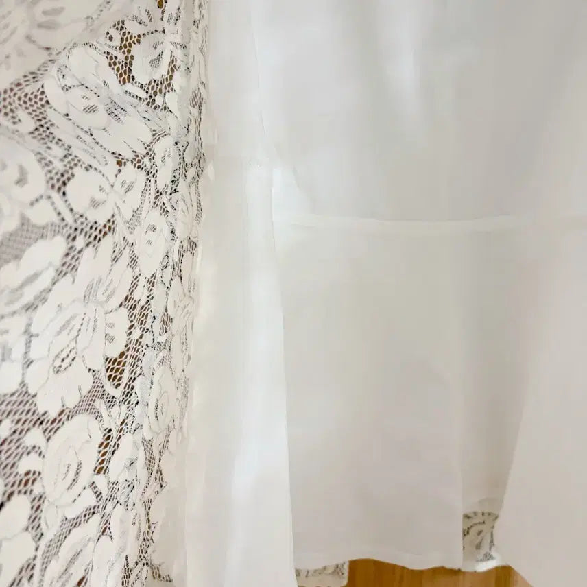 [BUNJANG] It MICHAA Floral Lace Two-Piece Set / 잇미샤 플라워 레이스 블라우스&amp;스커트 투피스 세트 (결혼식, 돌잔치, 2