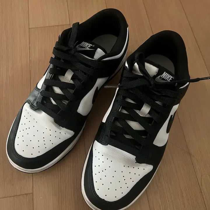 [BUNJANG] Nike Dunk Low Panda 260cm Sneakers / 나이키 덩크 로우 범고래 260cm