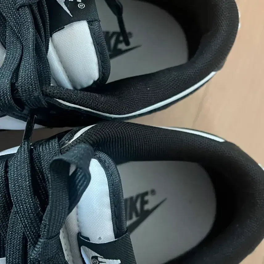 [BUNJANG] Nike Dunk Low Panda 260cm Sneakers / 나이키 덩크 로우 범고래 260cm