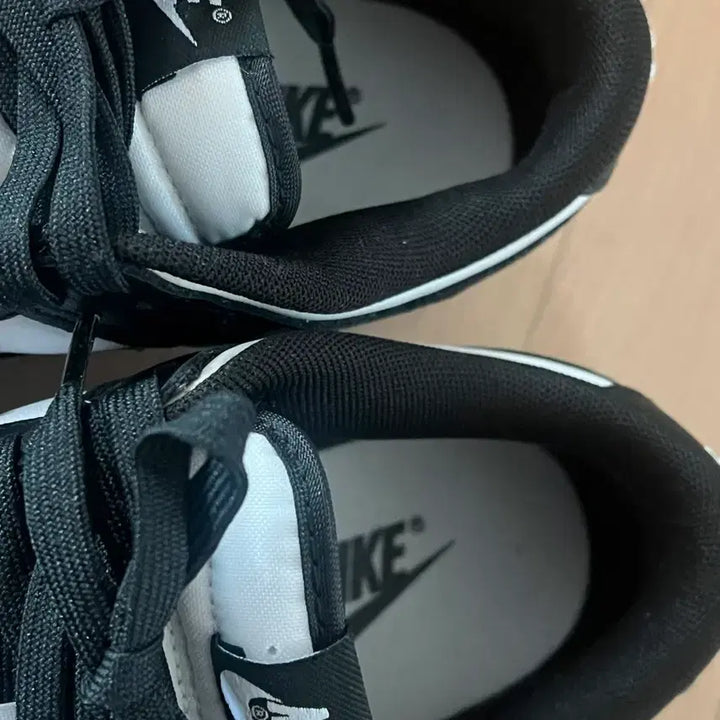 [BUNJANG] Nike Dunk Low Panda 260cm Sneakers / 나이키 덩크 로우 범고래 260cm