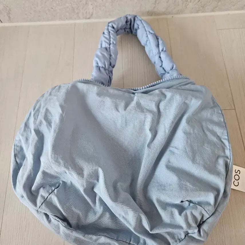 [BUNJANG] COS Cloud Bag &amp; Gromit Keyring / 코스구름백
