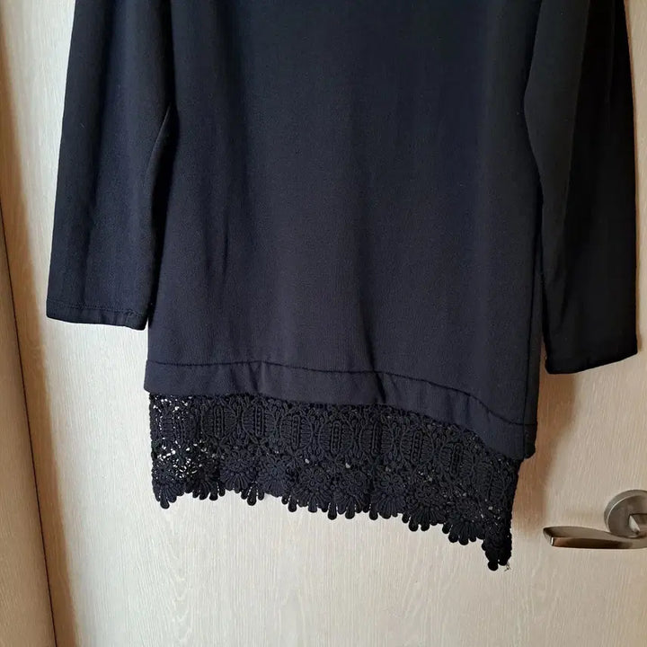 [BUNJANG] Black Lace Hem Long Sweatshirt / 검정 레이스 롱 맨투맨 티셔츠