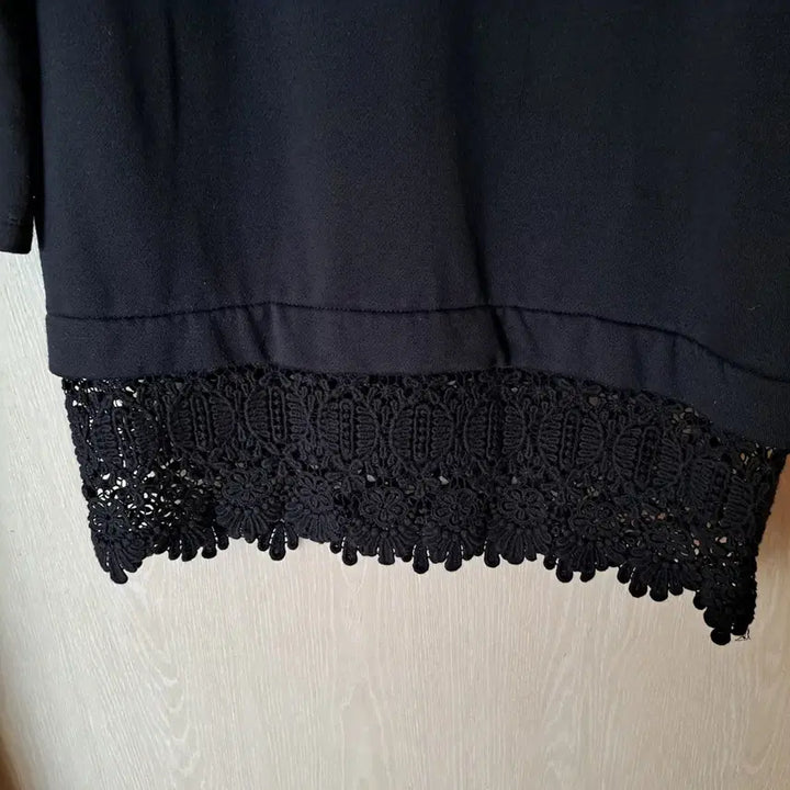 [BUNJANG] Black Lace Hem Long Sweatshirt / 검정 레이스 롱 맨투맨 티셔츠