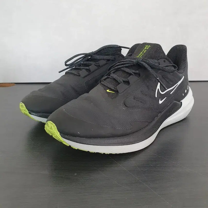 [BUNJANG] Nike Air Winflo 9 Shield Black Running Shoes (265) / 나이키 에어  윈플로 9 쉴드 블랙 런닝화 (265)