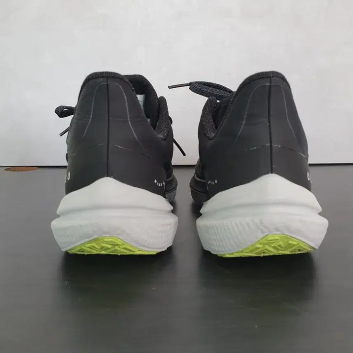 [BUNJANG] Nike Air Winflo 9 Shield Black Running Shoes (265) / 나이키 에어  윈플로 9 쉴드 블랙 런닝화 (265)