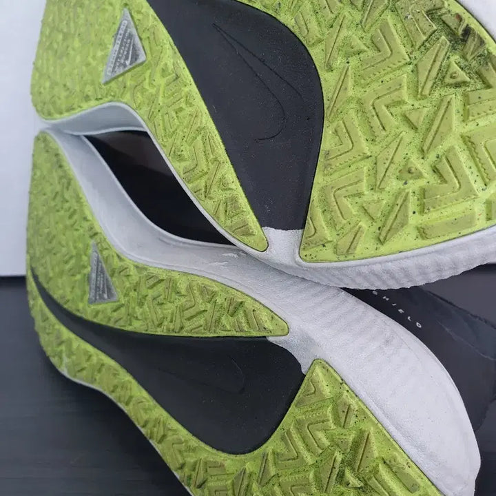 [BUNJANG] Nike Air Winflo 9 Shield Black Running Shoes (265) / 나이키 에어  윈플로 9 쉴드 블랙 런닝화 (265)