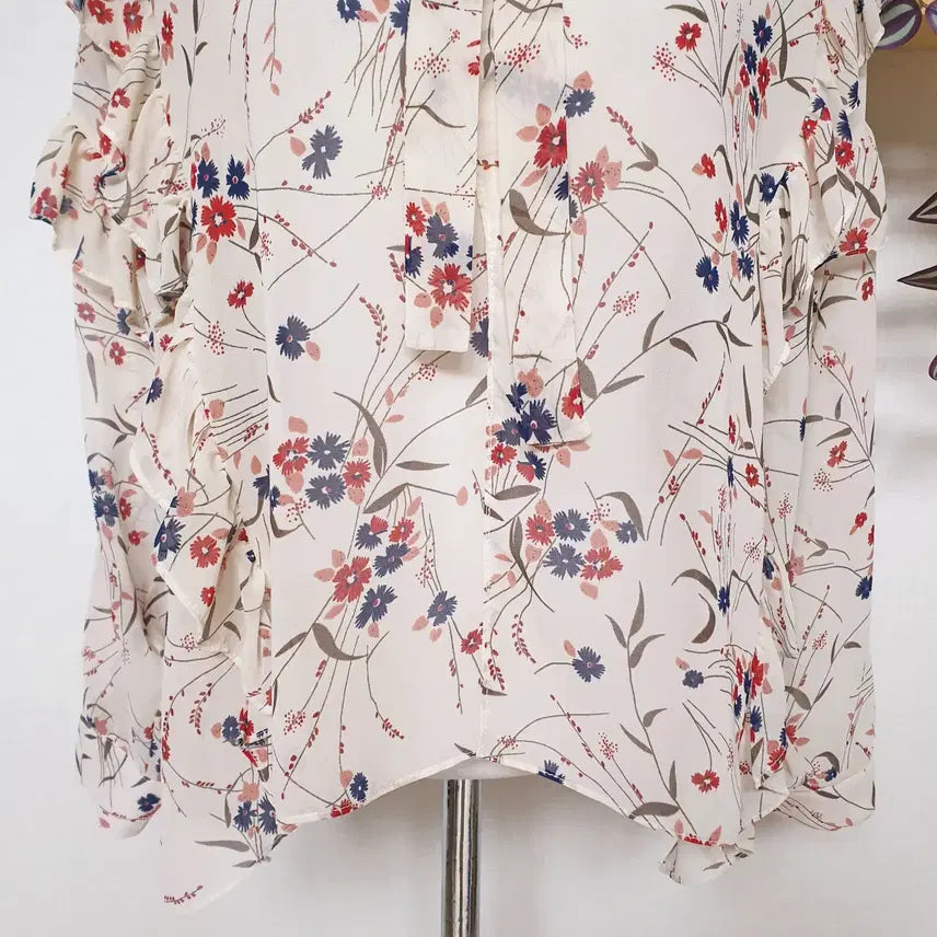 [BUNJANG] London Lace Floral Blouse Ivory / 런던레이스 55~88 잔꽃 가오리핏 블라우스 아이보리
