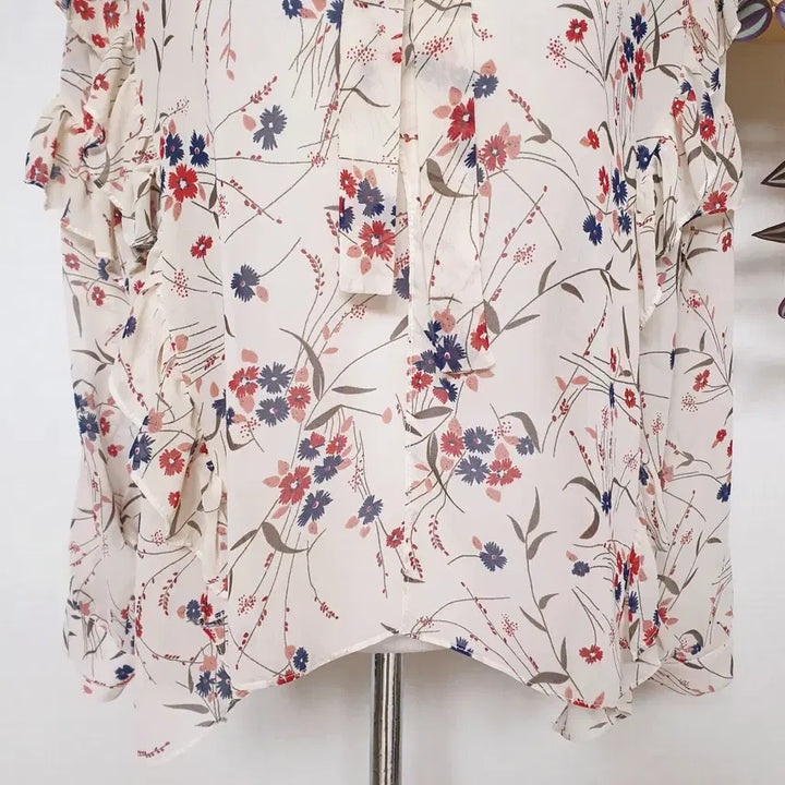 [BUNJANG] London Lace Floral Blouse Ivory / 런던레이스 55~88 잔꽃 가오리핏 블라우스 아이보리