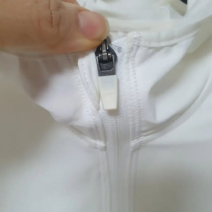 [BUNJANG] Adidas White Three Stripes Hooded Windbreaker XS / 허리쏙)아디다스 흰색 삼선 후드 바람막이 xs