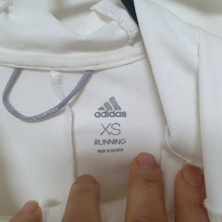 [BUNJANG] Adidas White Three Stripes Hooded Windbreaker XS / 허리쏙)아디다스 흰색 삼선 후드 바람막이 xs
