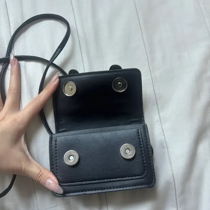 [SOLD OUT] 블랙 버클 미니 크로스백