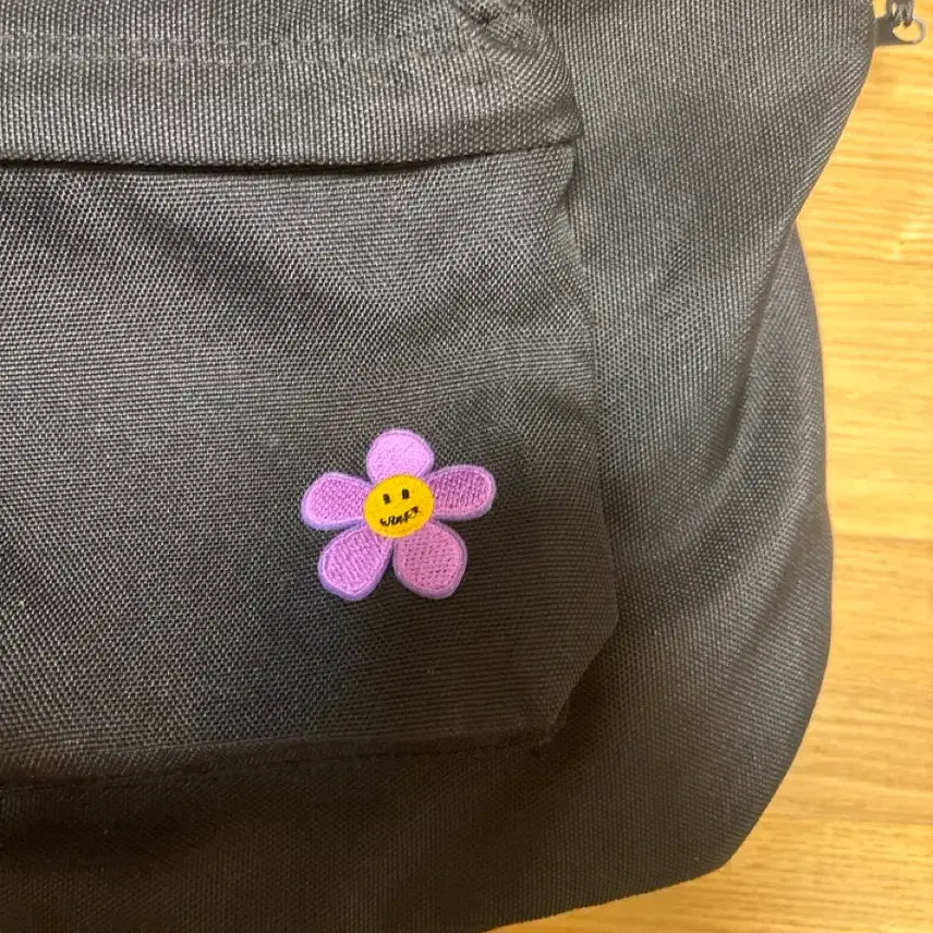 [BUNJANG] Graver Black Purple Embroidered Backpack / 그레이버 블랙 퍼플 자수 백팩