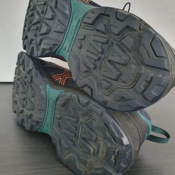 [BUNJANG] Asics Gel Venture 8 Midnight Cherry (265) Running Shoes / 아식스 젤 벤쳐 8 미드나잇 체리 (265)
