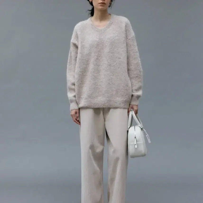 [BUNJANG] Necessary Alpaca V-neck Knit Sweater / 네세서리 알파카 브이넥 니트