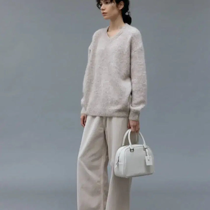 [BUNJANG] Necessary Alpaca V-neck Knit Sweater / 네세서리 알파카 브이넥 니트