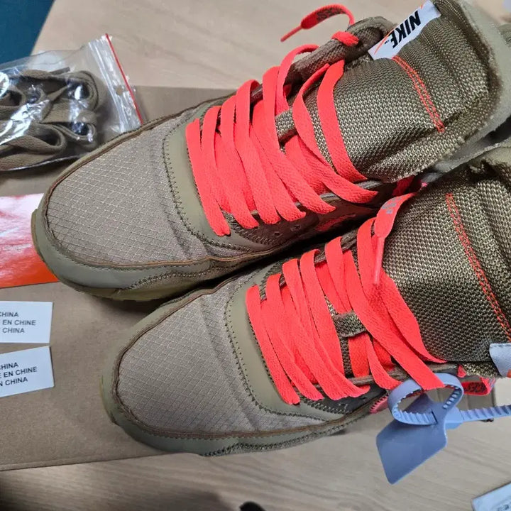 [BUNJANG] Nike Off-White Air Max 90 Desert Ore Sneakers / 나이키 오프화이트 에어맥스 90 데저트오어 275