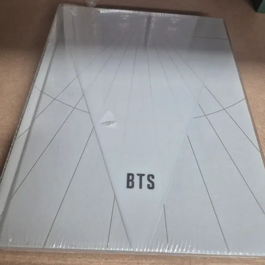 [BUNJANG] BTS MAP OF THE SOUL ON:E CLUE Version Photobook / BTS MAP OF THE SOUL ON:E) 컨셉 포토북 CLUE버전