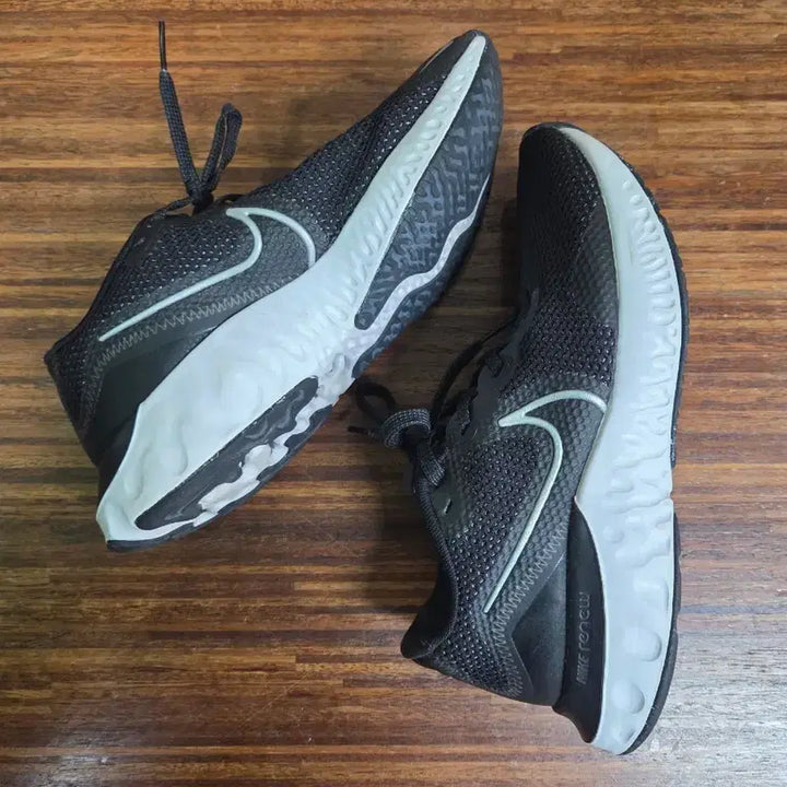 [BUNJANG] Nike Renew Run Sneakers 255mm / 나이키 리뉴 런 러닝화 스니커즈 255