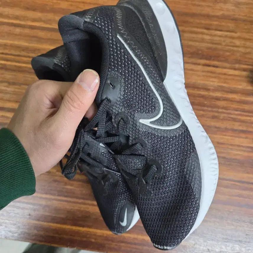 [BUNJANG] Nike Renew Run Sneakers 255mm / 나이키 리뉴 런 러닝화 스니커즈 255