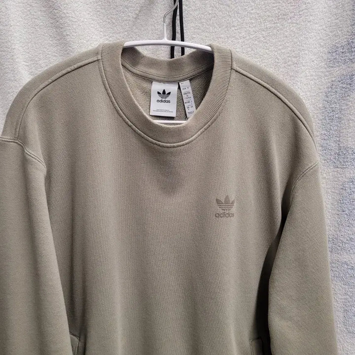 [BUNJANG] Adidas Khaki Crewneck Sweatshirt / 아디다스 맨투맨 티셔츠 카키색
