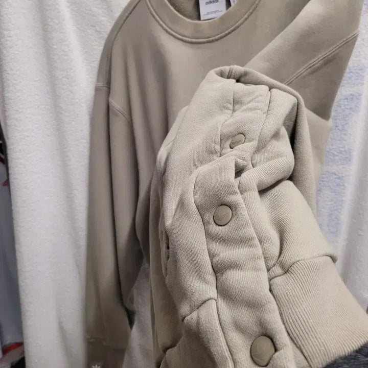 [BUNJANG] Adidas Khaki Crewneck Sweatshirt / 아디다스 맨투맨 티셔츠 카키색