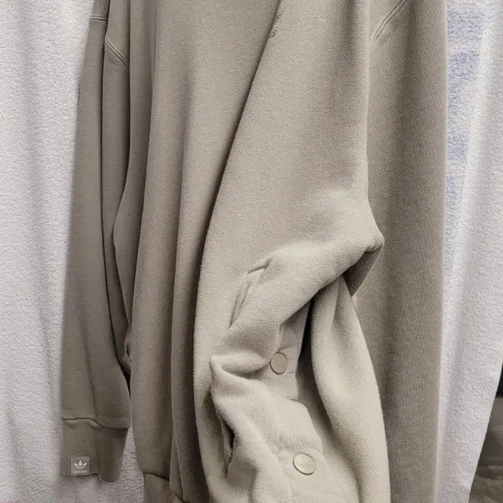[BUNJANG] Adidas Khaki Crewneck Sweatshirt / 아디다스 맨투맨 티셔츠 카키색
