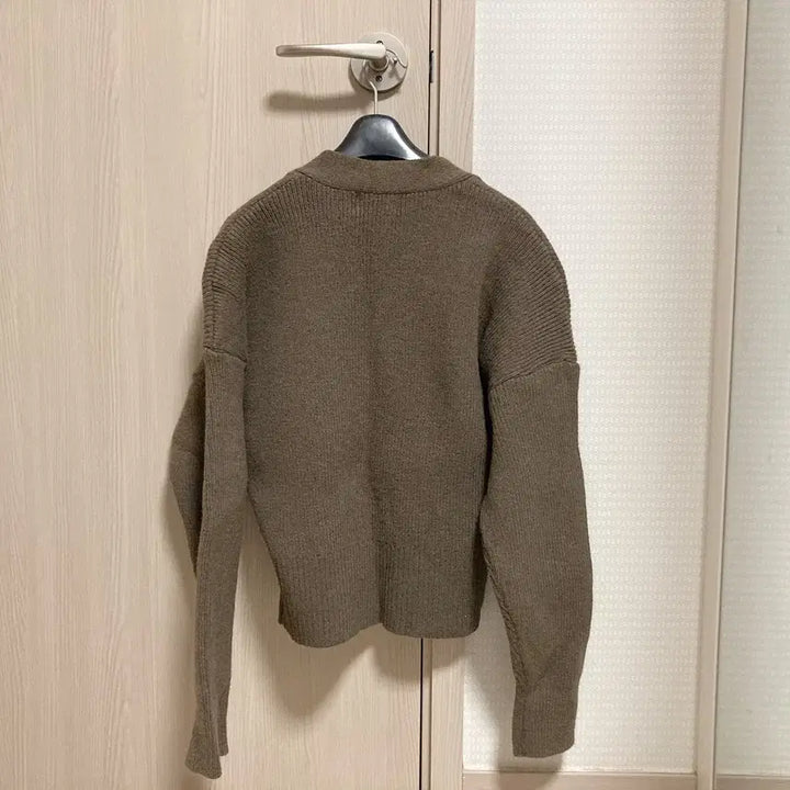[SOLD OUT] 메이빈스 브이넥가디건