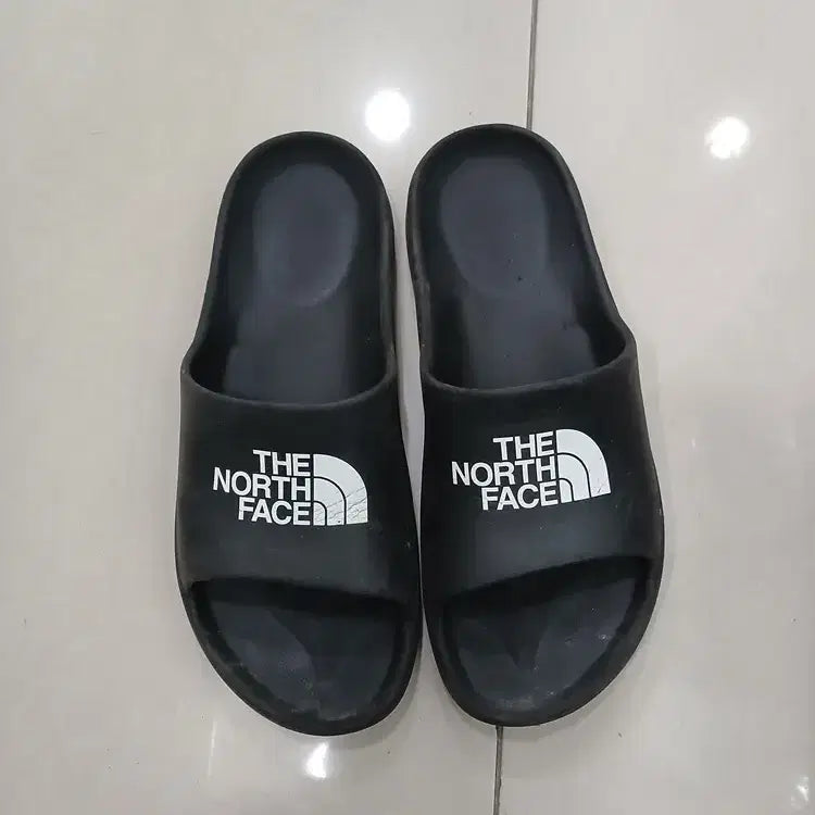 [BUNJANG] Used Slippers Size 280 / 280사이즈 중고 슬리퍼 앞옆조금뜯어짐 막신으실분만 추천 사용감많아요