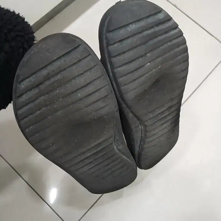 [BUNJANG] Used Slippers Size 280 / 280사이즈 중고 슬리퍼 앞옆조금뜯어짐 막신으실분만 추천 사용감많아요