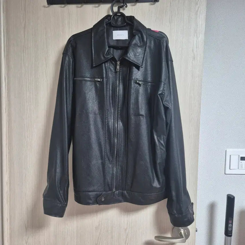 [BUNJANG] Black Faux Leather Jacket (L) / 블랙(검정) 인조 가죽 자켓 (새상품) L
