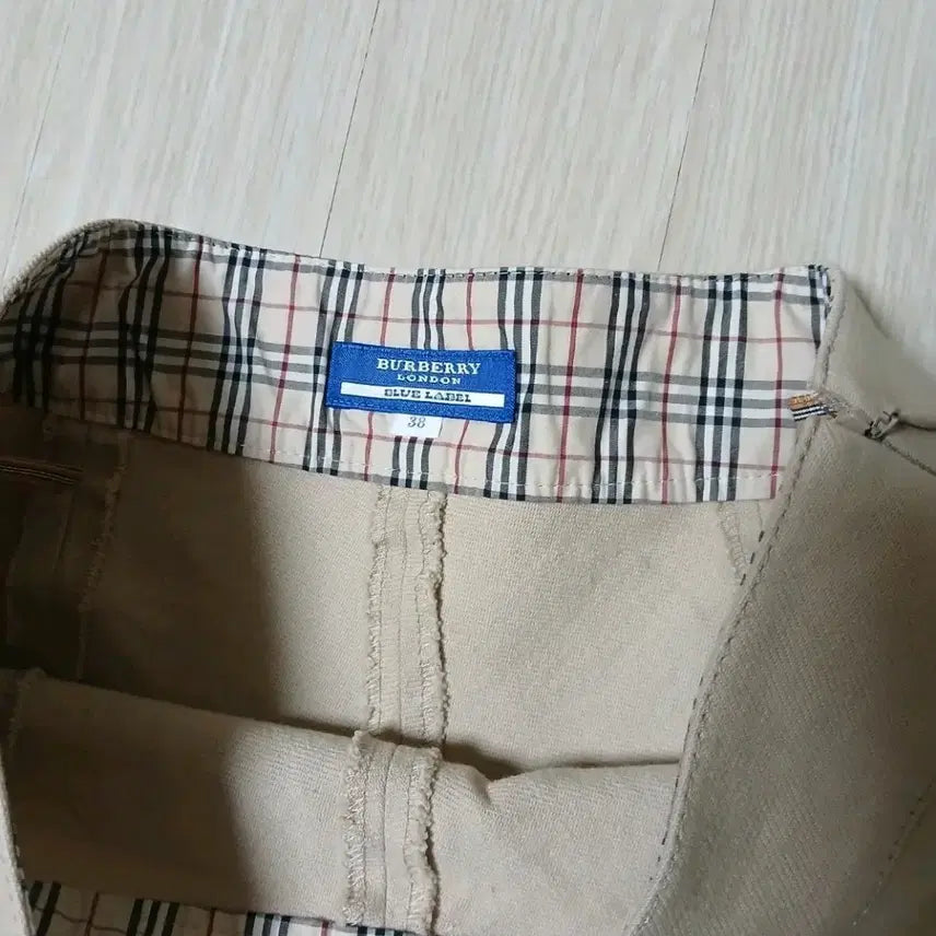 [BUNJANG] Burberry Beige A-Line Midi Skirt / 정품 버버리 베이지 A라인 스커트