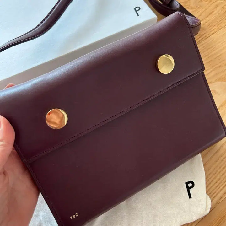 [SOLD OUT] RSVP 숄더백 와인