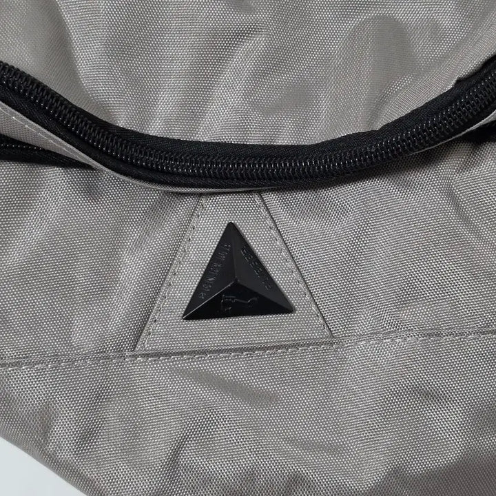 [BUNJANG] General Idea Silver Hip Sack Waist Body Cross Bag / 새상품) 플리거바이제너럴아이디어 실버 힙색 웨이스트 바디크로스백 0317